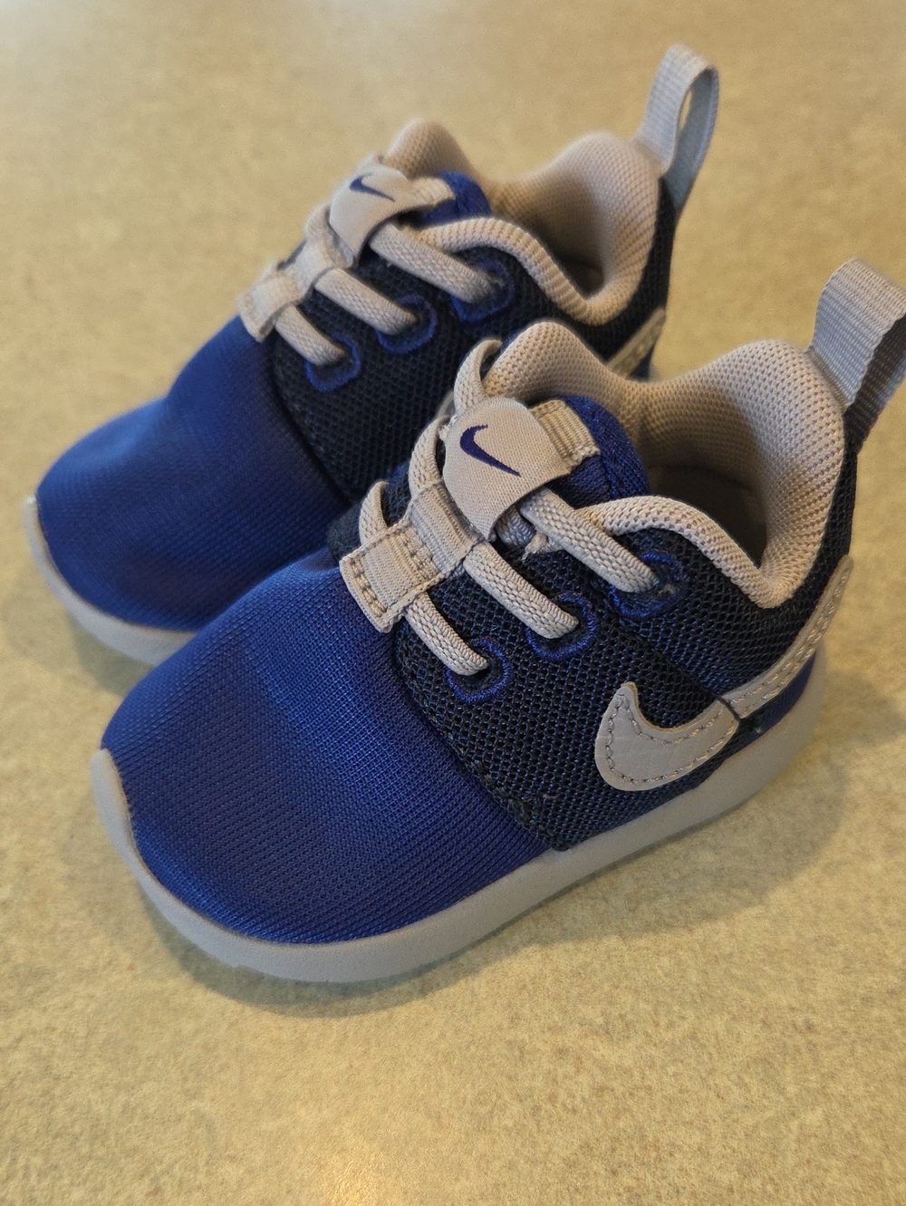 Nike Baby Size 2 Navy Blue and Gray Mesh Sneaker Like New